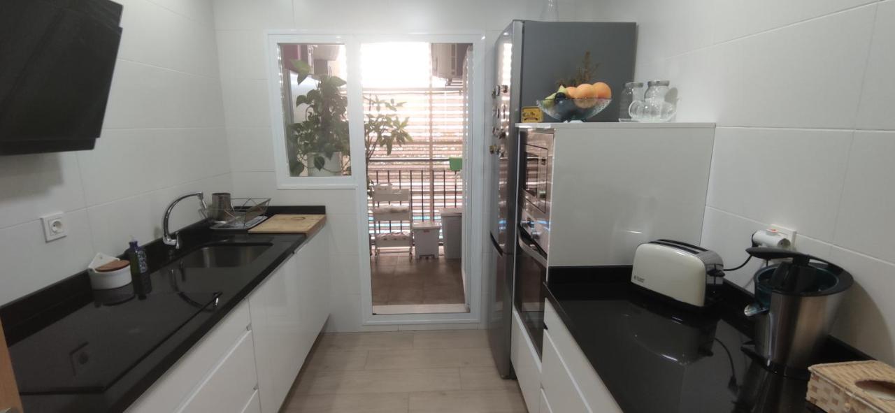 Se Alquila Habitacion Muy Luminosa Con Bano Privado En Apartamento Compartido Rincón de la Victoria Exterior photo